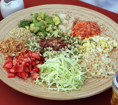 Noel’s Farm Salad with a Thai Touch